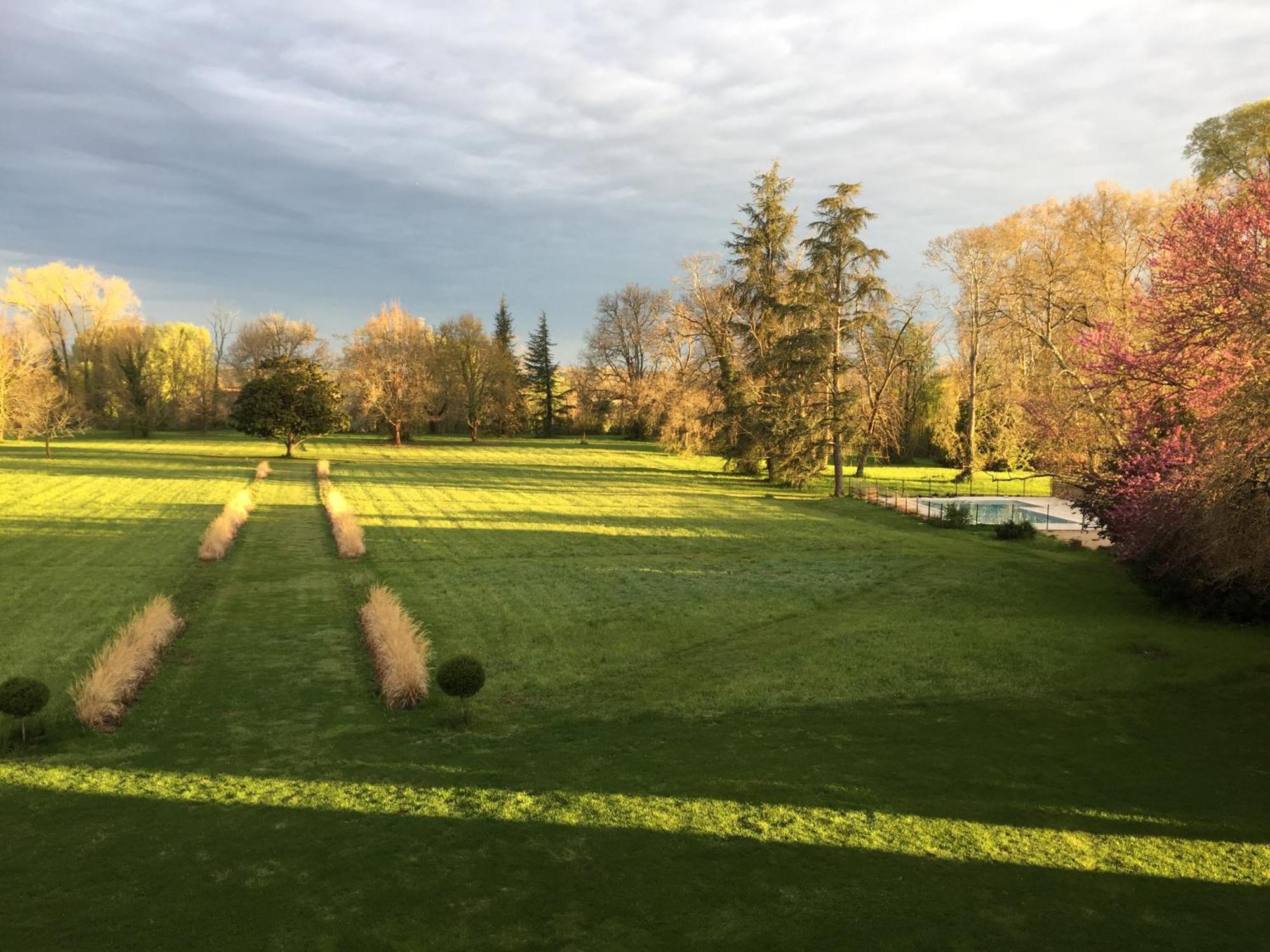 Gite Manzana Au Chateau Lavalade Castelsarrasin Bagian luar foto